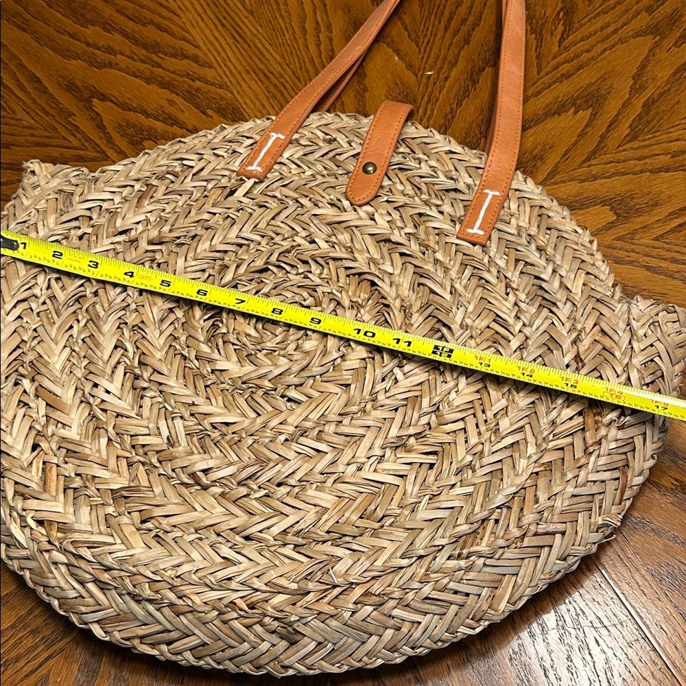 Universal Thread Circular Tan Natural Straw Handbag/Tote. 16”Diameter - Picture 8 of 10